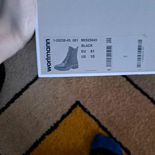 Tamaris ankle boots size 41, black