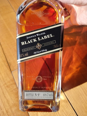 Johnnie Walker Black Label Millennium Edition whisky 12 years 700 ml new