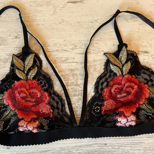 Lace black bralette with floral embroidery and chest straps like new