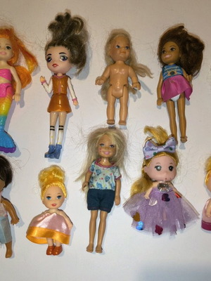 Κουκλάκια Barbie μεταχειρισμένα, πακέτο 10, μπρελόκ και άλλα