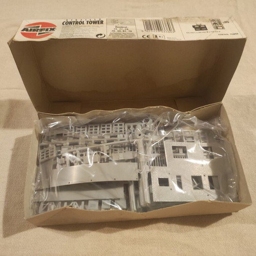Control Tower plastic model Airfix 03380 scale 1:76 new collectible