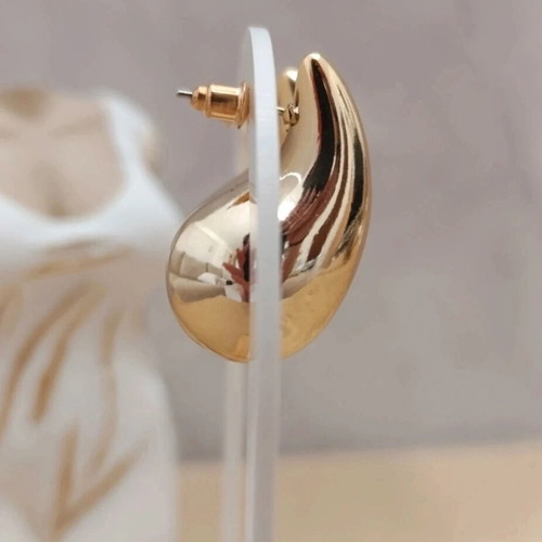 Gold Tear Drop Earrings like new