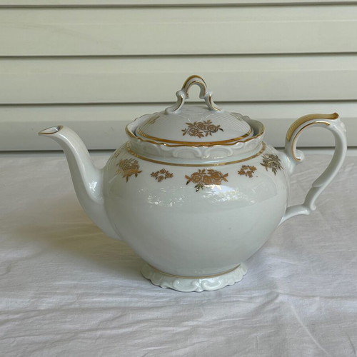 Kahla Germany 1960s tea set new, white with gold roses