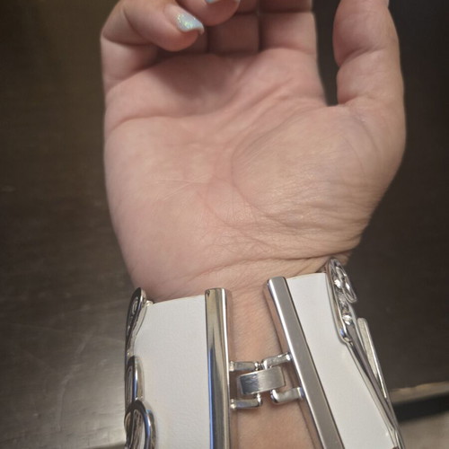 Guess bracelet like new, white color