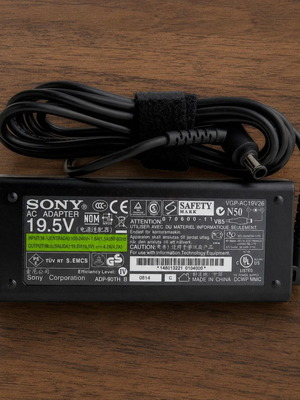 Sony Vaio NSW24063 Laptop Power Adapter 90W 19.5V 4.7A used