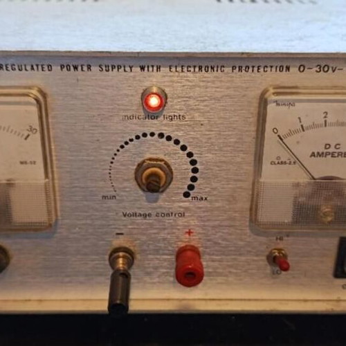 Regulated power supply 1-30V/5A with electronic short circuit protection like new