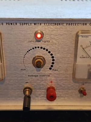 Regulated power supply 1-30V/5A with electronic short circuit protection like new