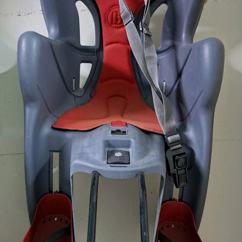 Bellelli and Polisport bicycle seats used