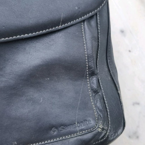 Samsonite leather briefcase used, black with multiple compartments
