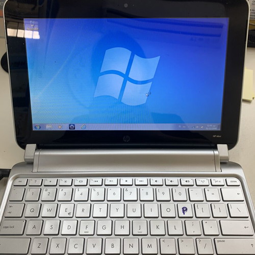 HP Mini Laptop 210-2100 used with charger and protective case