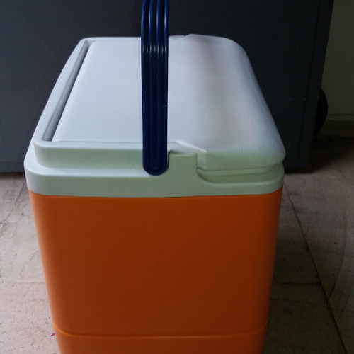Cooler used, simple in excellent condition