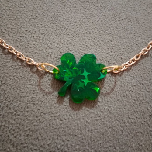 Clover Necklace new, green and gold