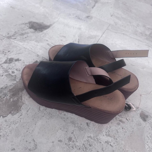 Sandals black platform size 38 like new