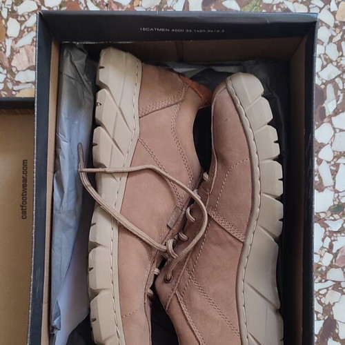 CAT casual shoes size 42 like new, brown
