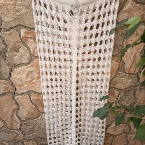 Beach skirt new, one size, white with fringes
