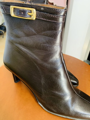 Laura Clément leather ankle boots size 37 like new, dark brown