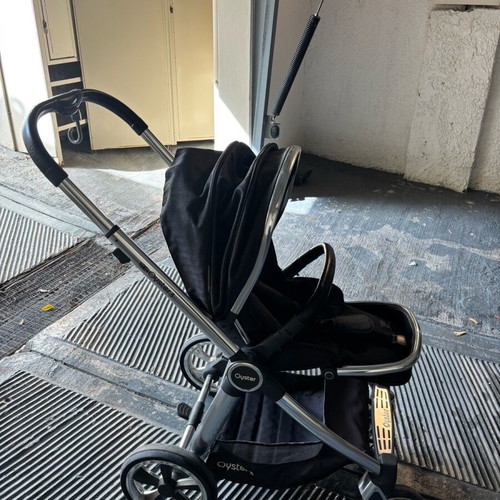 Baby stroller with Oyster 3 Kiddo seat like new