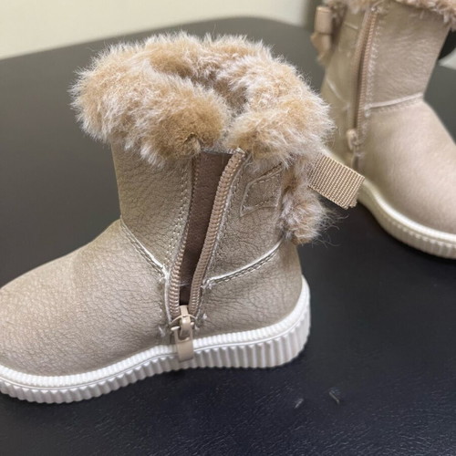 Girls boots size 22 like new, beige with fur interior