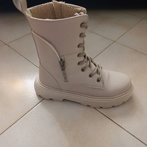 Trendyol cream ankle boots new, size 39 with laces and zipper