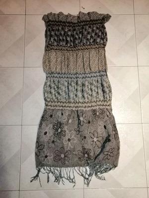 Grey printed scarf