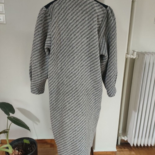 Vintage women's coat 100% wool herringbone like new
