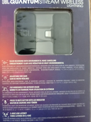 JBL Quantum Stream Wireless Lightning Microphone for iPhone new