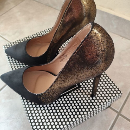 Fullah Sugah heel 12 cm like new, black and gold