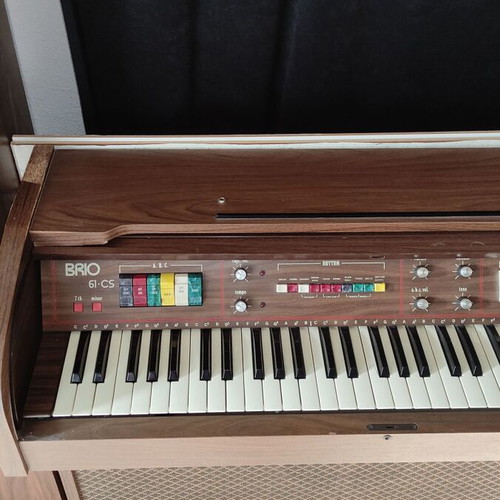 Jen Brio 61-CS Vintage Furniture Organ like new