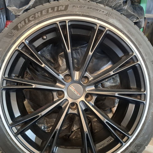Arceo Wheels 19-inch rims with Michelin Pilot Sport tires like new