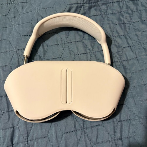 AirPods Max like new, gold color with accessories