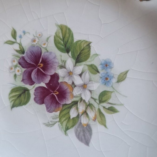 Vintage ceramic ashtrays set of 2 with gold details and violets like new