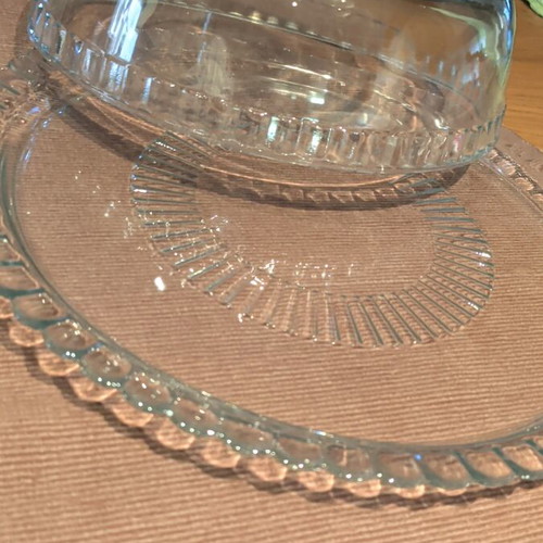 Glass cake stand with lid like new, large size, 32 cm diameter