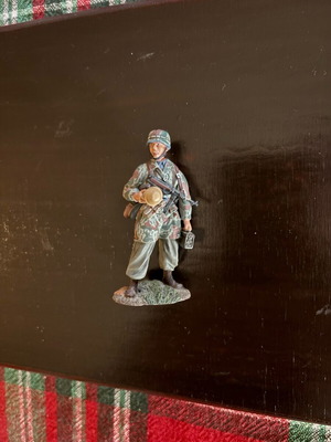 Metal German Paratrooper Figure like new
