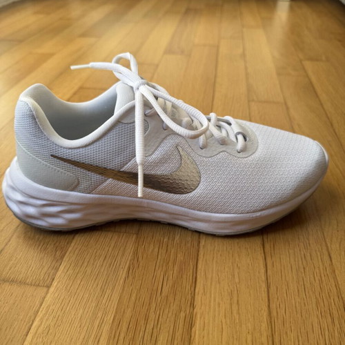 Nike Running Revolution athletic shoes new, white size 39