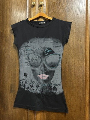 Blouse black, like new, slightly tight for medium