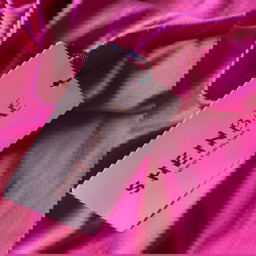 Φούστα φούξια Shein Small, ποτέ φορεμένη € 1,50