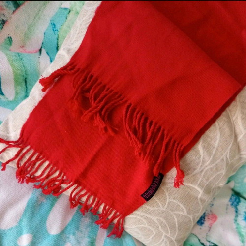 Red scarf like new Alexi Andriotti with gift purple pashmina