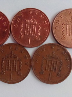 One (1) Penny Elizabeth II coins used, pack of 5 pieces