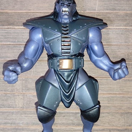 Gargoyles Mighty Roar Golliath used with accessories Kenner 1995