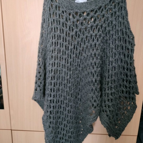 Zara poncho grey like new