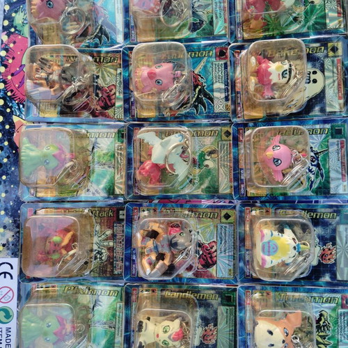 Digimon keychains new, 25-piece bootleg card early 2000s