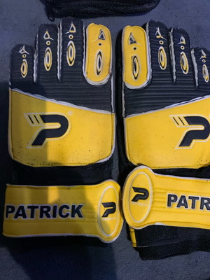 Patrick goalkeeper gloves 9.5 new without tags