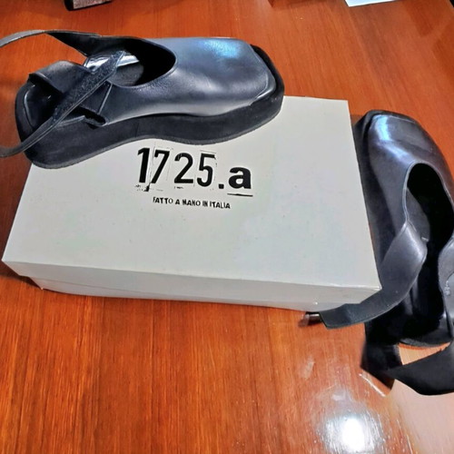 1725.a leather platform sandals like new, black, size 38