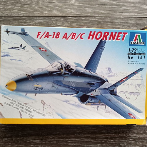 Italeri F/A-18 A/B/C Hornet model kit 1:72 new