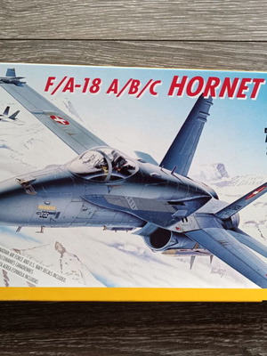 Κιτ μοντελισμού Italeri F/A-18 A/B/C Hornet 1:72 καινούργιο