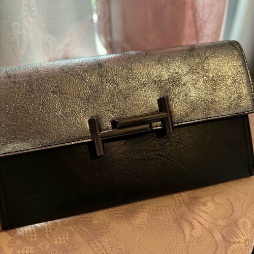 Envelope bag with silver chain like new, black