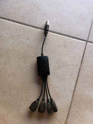USB splitter to 4 USB ports like new