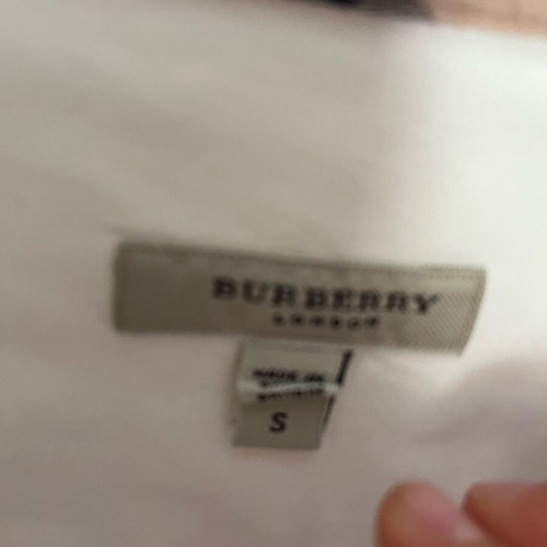 Burberry white shirt like new, classic piece