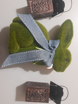 Decorative green rabbit with 2 lanterns like new