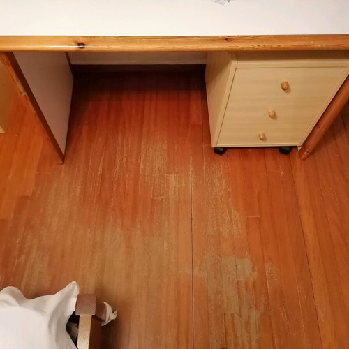 Wooden desk used, sturdy construction 124x62x72 cm